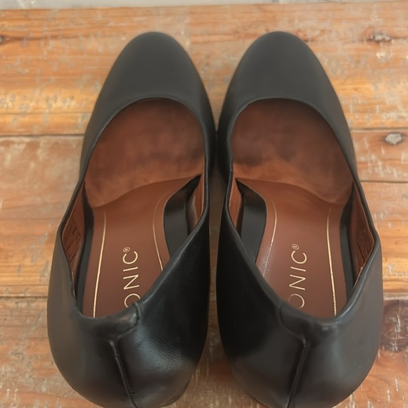 Vionic Mariana Women’s Size 7 Black Block Heel Pumps Leather Classic Comfort - Picture 8 of 12